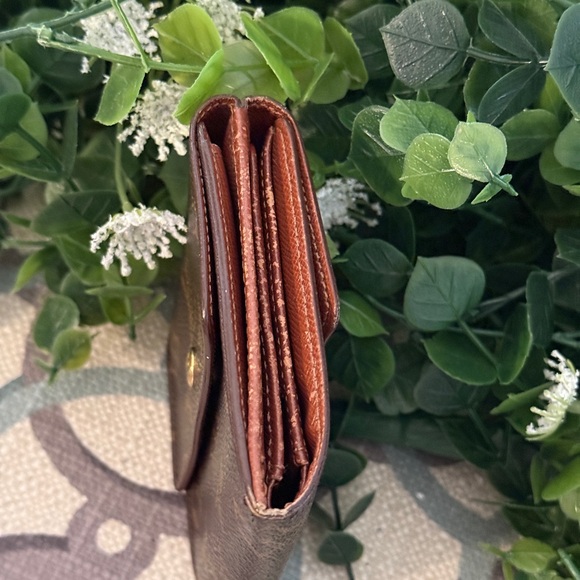 Louis Vuitton Portefeuille Elise Trifold Monogram Compact Wallet priced to sale - Picture 3 of 12